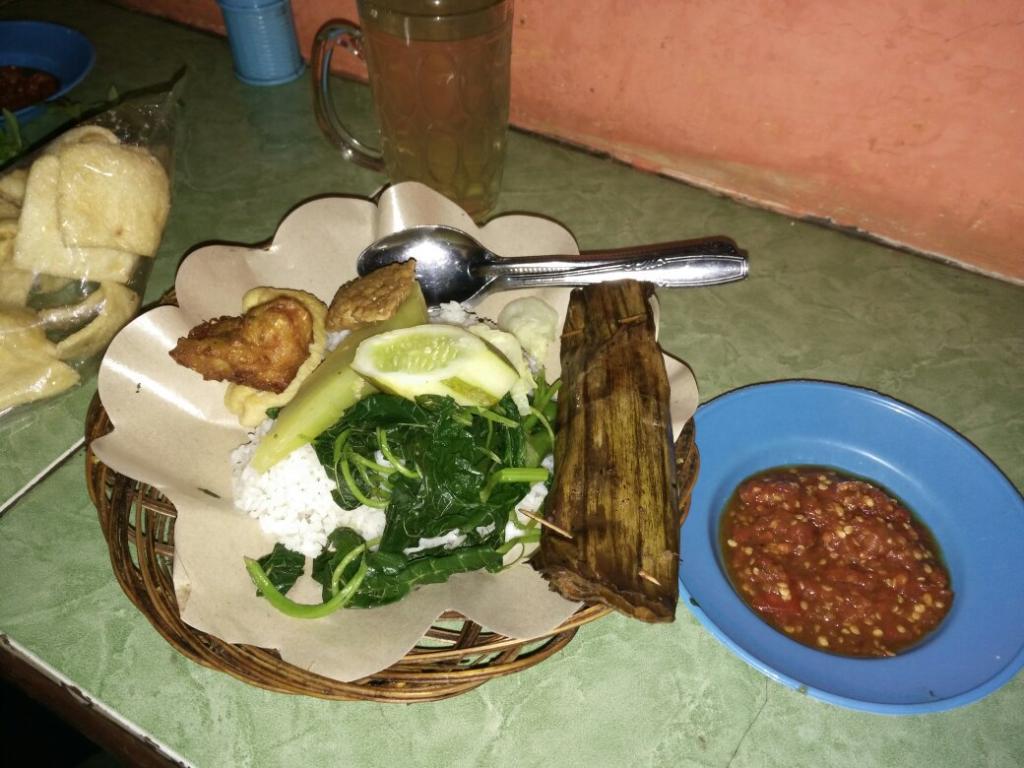 Nasi Tempong Mbok Nah